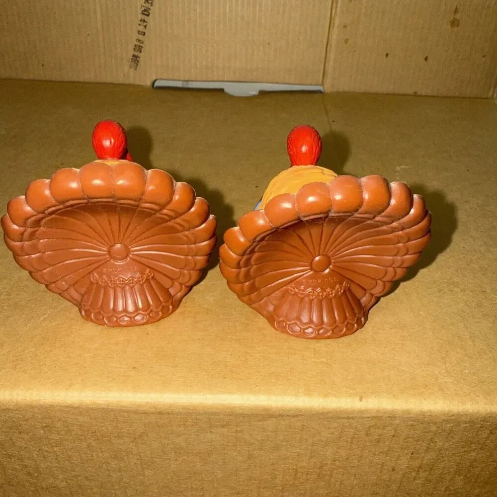 Vintage Hallmark Thanksgiving Colorful Turkey Salt Pepper Shakers Plastic Lot 2